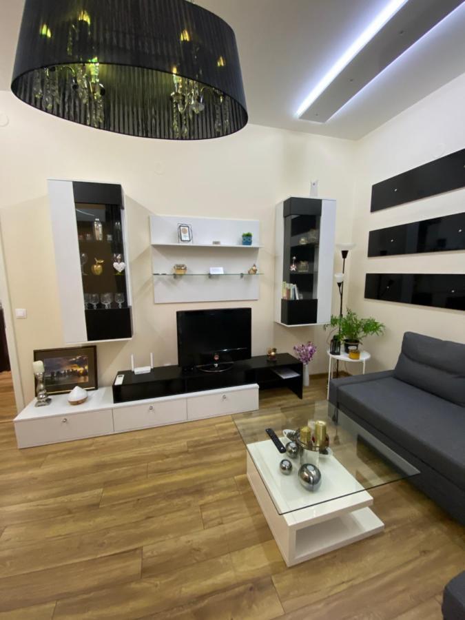 Cozy Apartment In Downtown Sofia - Tsar Samuil Street Exterior photo